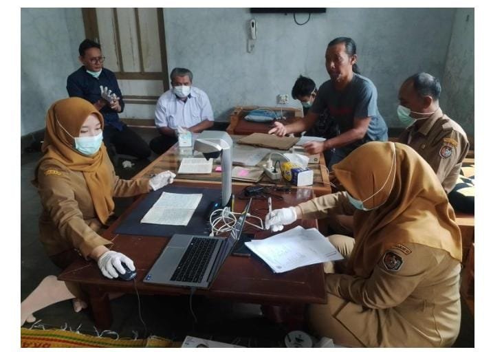 Ahli Filologi Sekaligus Dosen IAT ISQI Sunan Pandanaran Terlibat Identifikasi Lima Naskah Kuno di Karanganyar